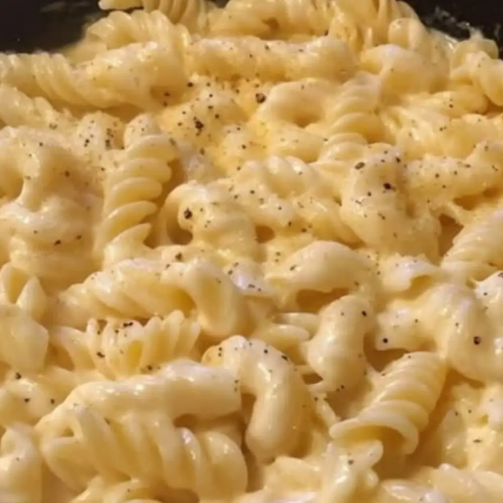One-Pan White Cheddar Mozzarella Pasta Delight