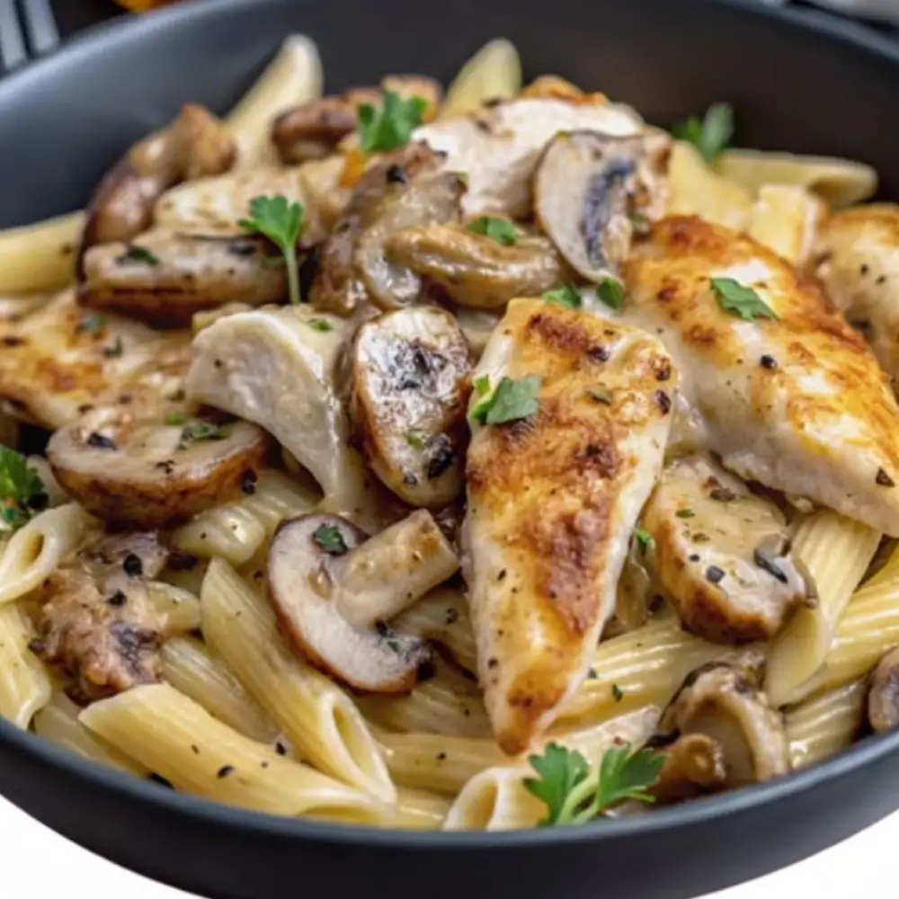 Heavenly Chicken and Mushroom Pasta with a Silky Cream Sauce