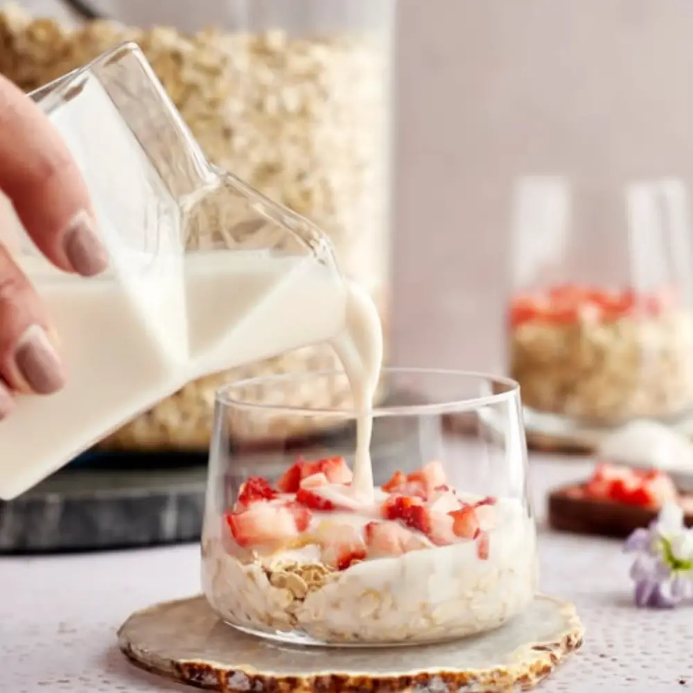 Strawberry Cheesecake Overnight Oats